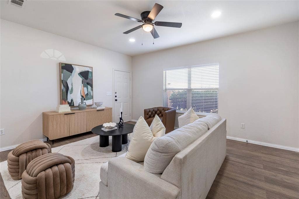 738 Carroll Lane, Lewisville, TX 75067 738 Carroll Lane, Lewisville, TX 75067