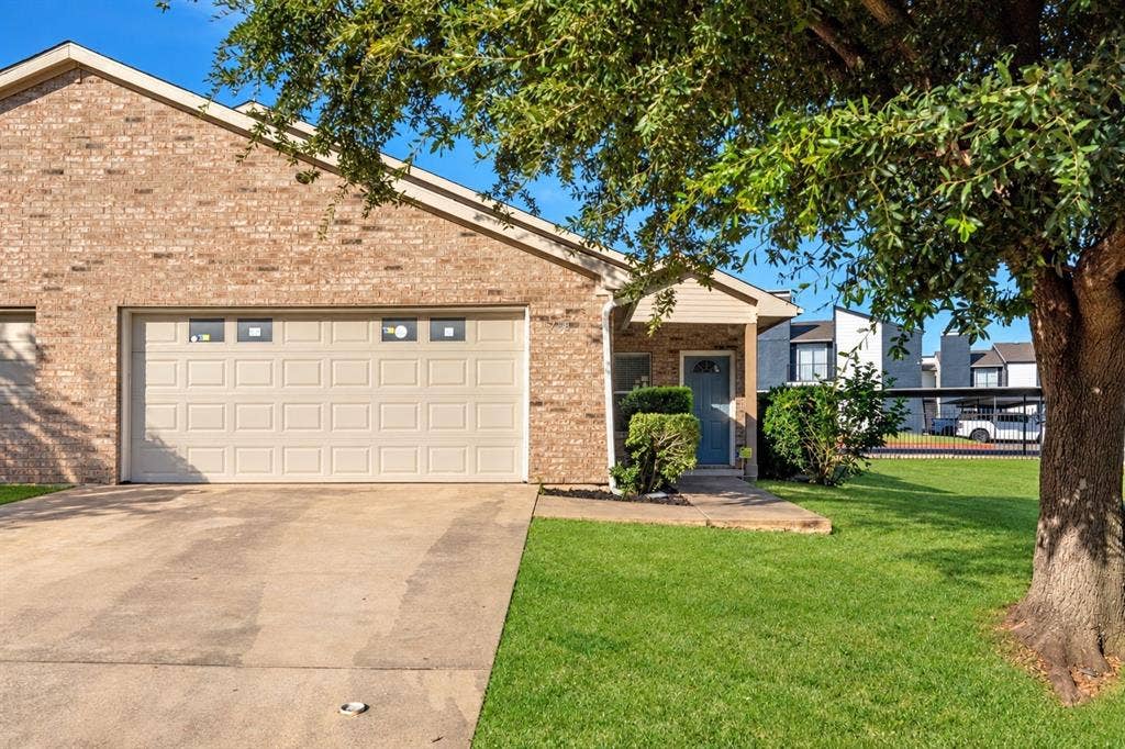 738 Carroll Lane, Lewisville, TX 75067 738 Carroll Lane, Lewisville, TX 75067