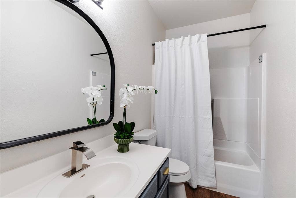 738 Carroll Lane, Lewisville, TX 75067 738 Carroll Lane, Lewisville, TX 75067