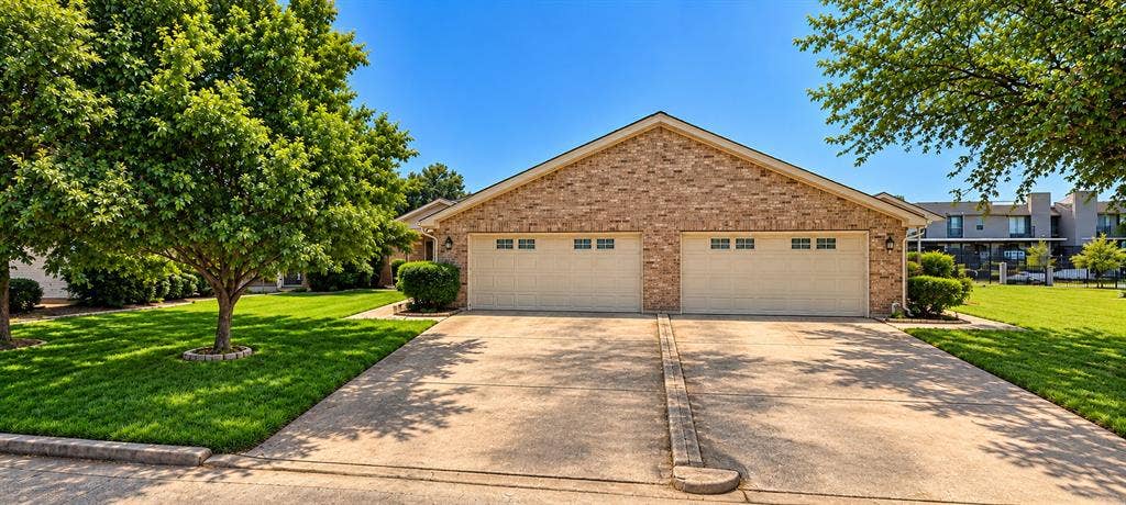 738 Carroll Lane, Lewisville, TX 75067 738 Carroll Lane, Lewisville, TX 75067