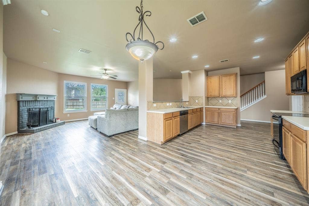 1739 Chadwick Drive, Cedar Hill, TX 75104 Breakfast nook looking into kitchen and family room.