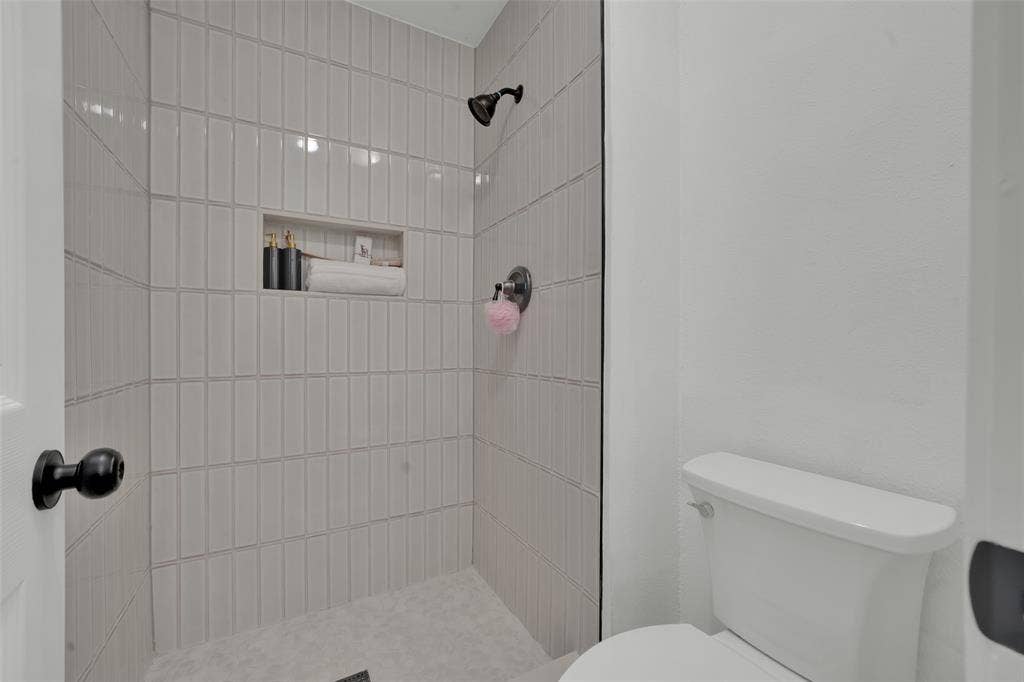 3213 Round Rock Circle, Garland, TX 75044