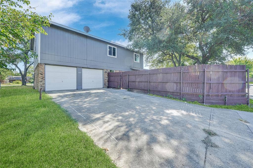 3213 Round Rock Circle, Garland, TX 75044