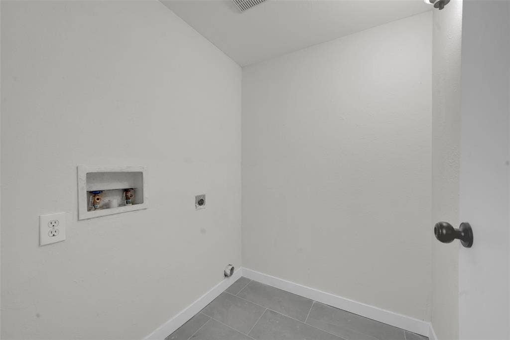3213 Round Rock Circle, Garland, TX 75044