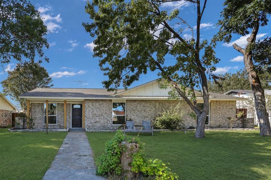 Property photo for 513 Colonial Drive, Garland, TX
