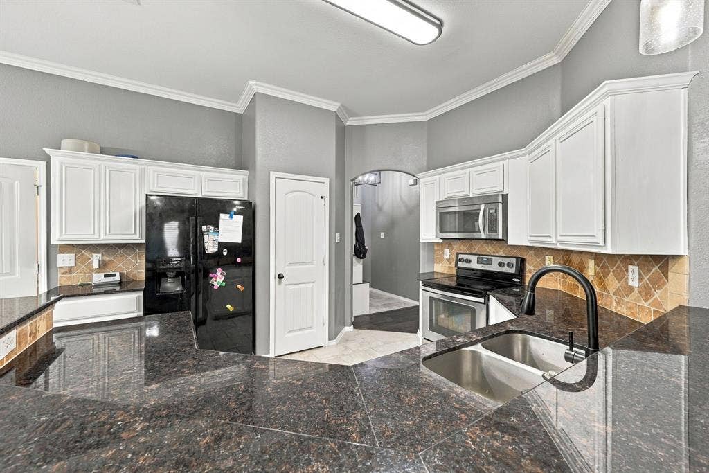 913 Sage Meadow Drive, Glenn Heights, TX 75154 913 Sage Meadow Drive, Glenn Heights, TX 75154