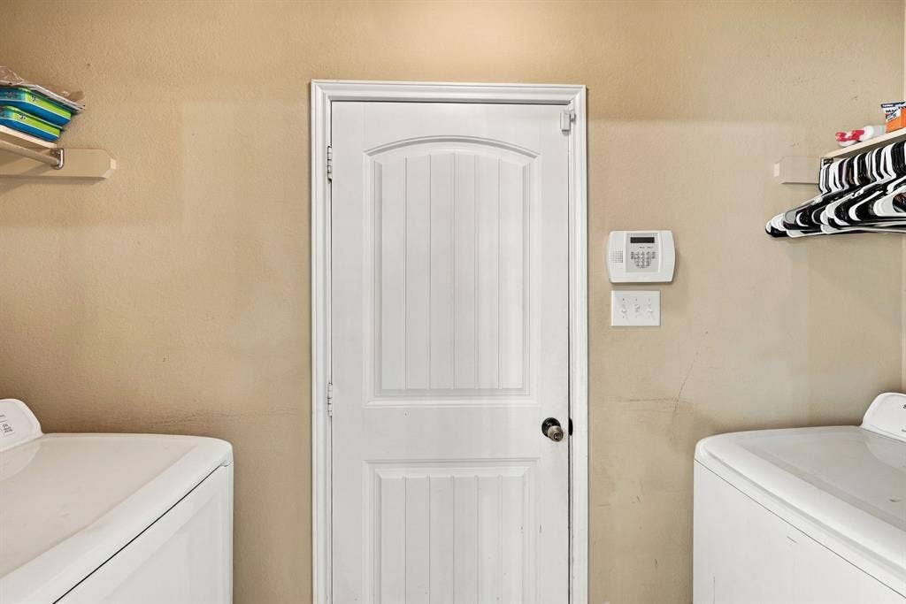 913 Sage Meadow Drive, Glenn Heights, TX 75154 913 Sage Meadow Drive, Glenn Heights, TX 75154