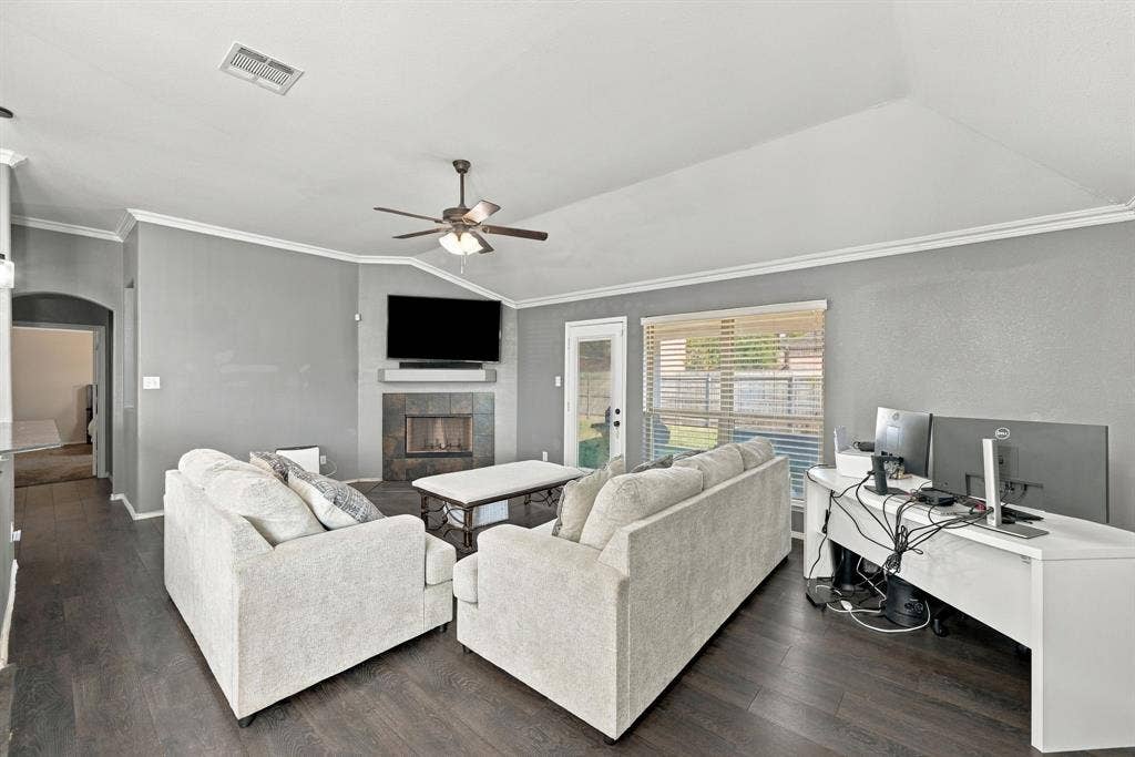 913 Sage Meadow Drive, Glenn Heights, TX 75154 913 Sage Meadow Drive, Glenn Heights, TX 75154