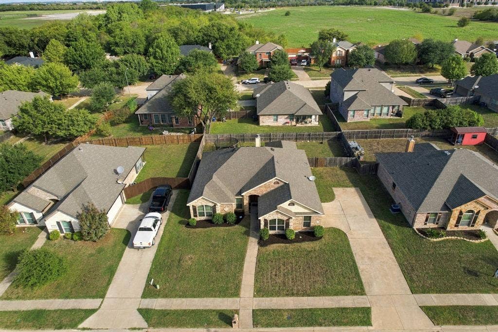 913 Sage Meadow Drive, Glenn Heights, TX 75154 913 Sage Meadow Drive, Glenn Heights, TX 75154