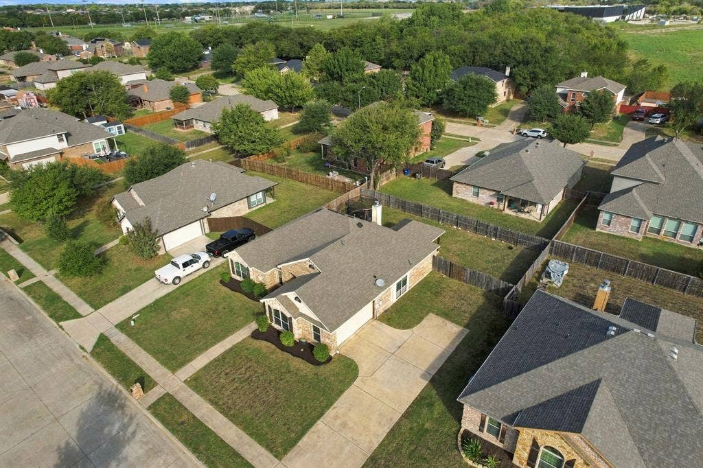 913 Sage Meadow Drive, Glenn Heights, TX 75154 913 Sage Meadow Drive, Glenn Heights, TX 75154