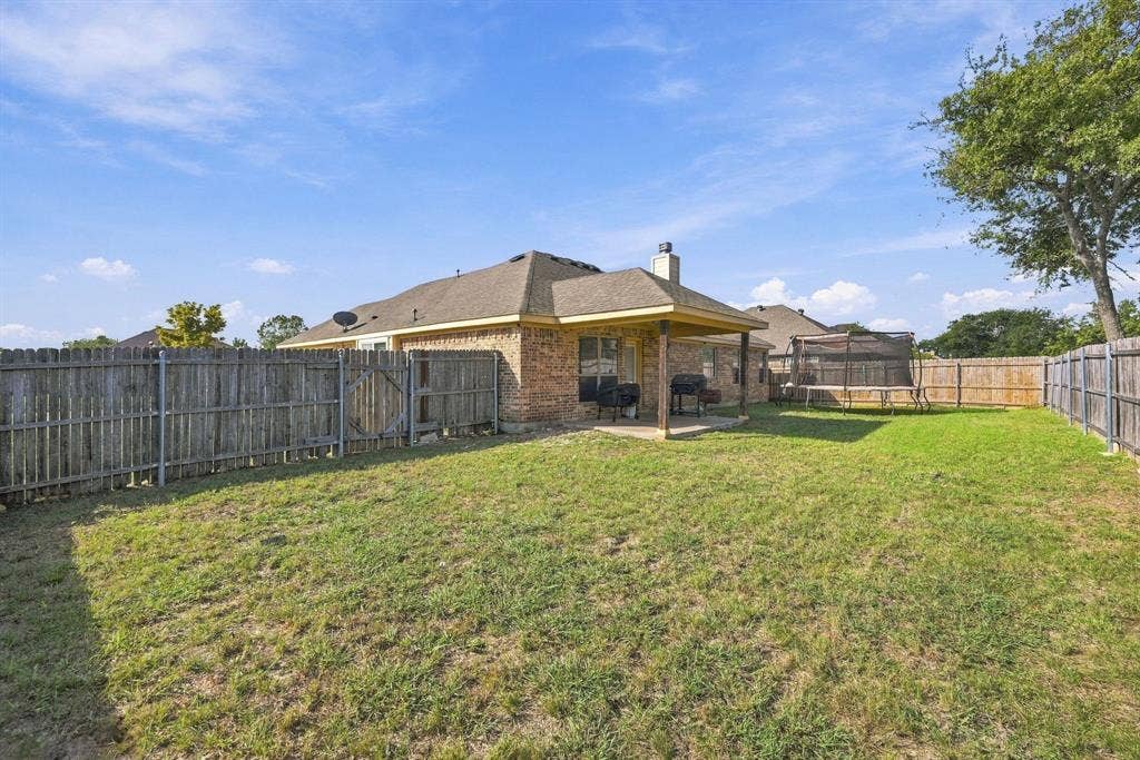 913 Sage Meadow Drive, Glenn Heights, TX 75154 913 Sage Meadow Drive, Glenn Heights, TX 75154