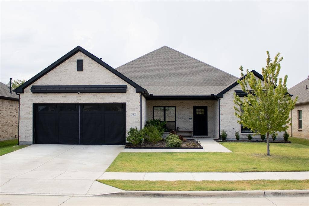 332 Lakeside Drive, Lavon, TX 75166