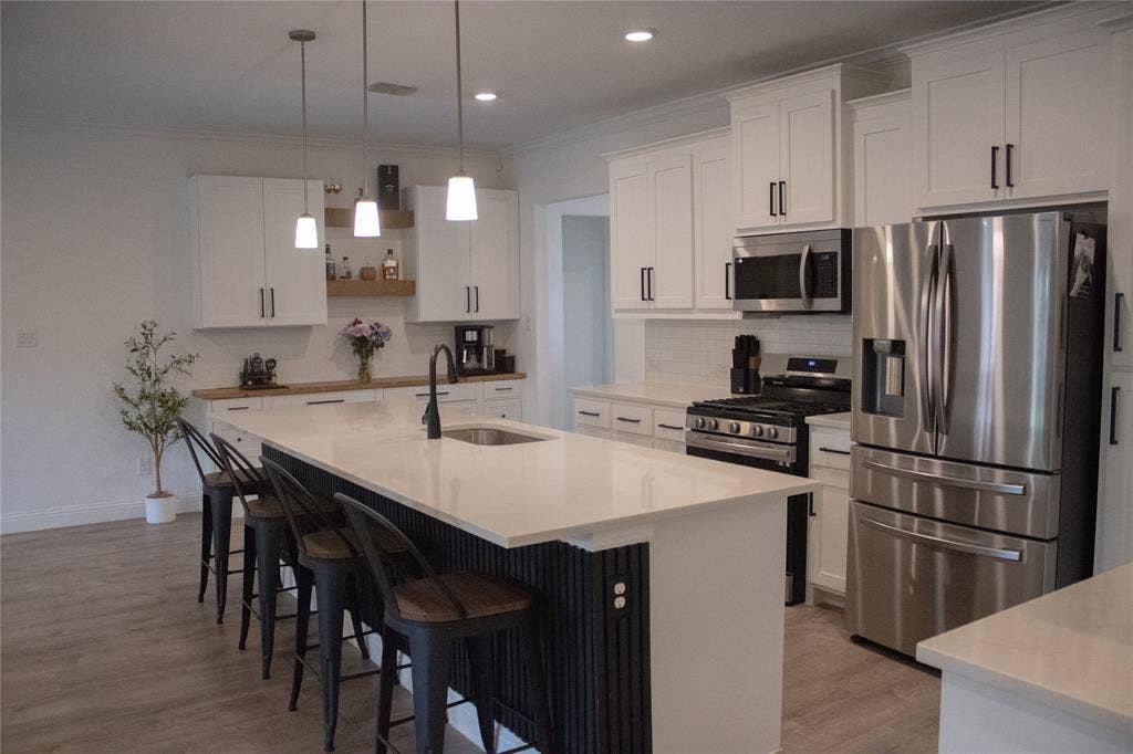 332 Lakeside Drive, Lavon, TX 75166