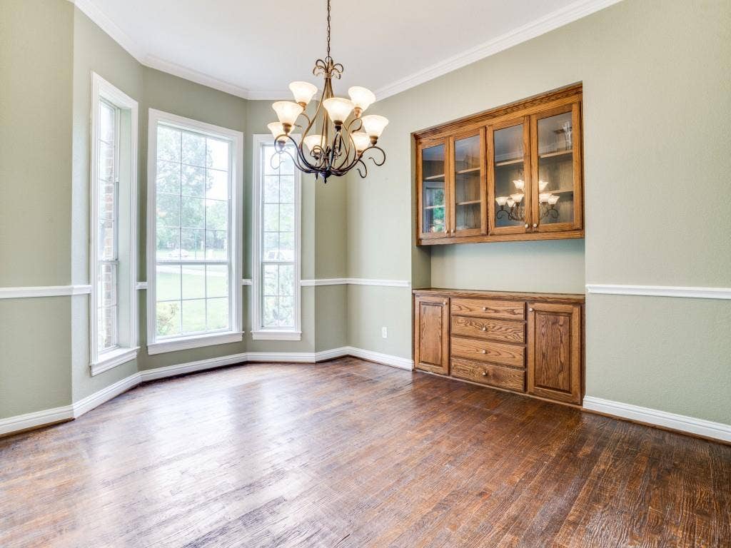 207 River Oaks, Combine, TX 75159 Dining with built in