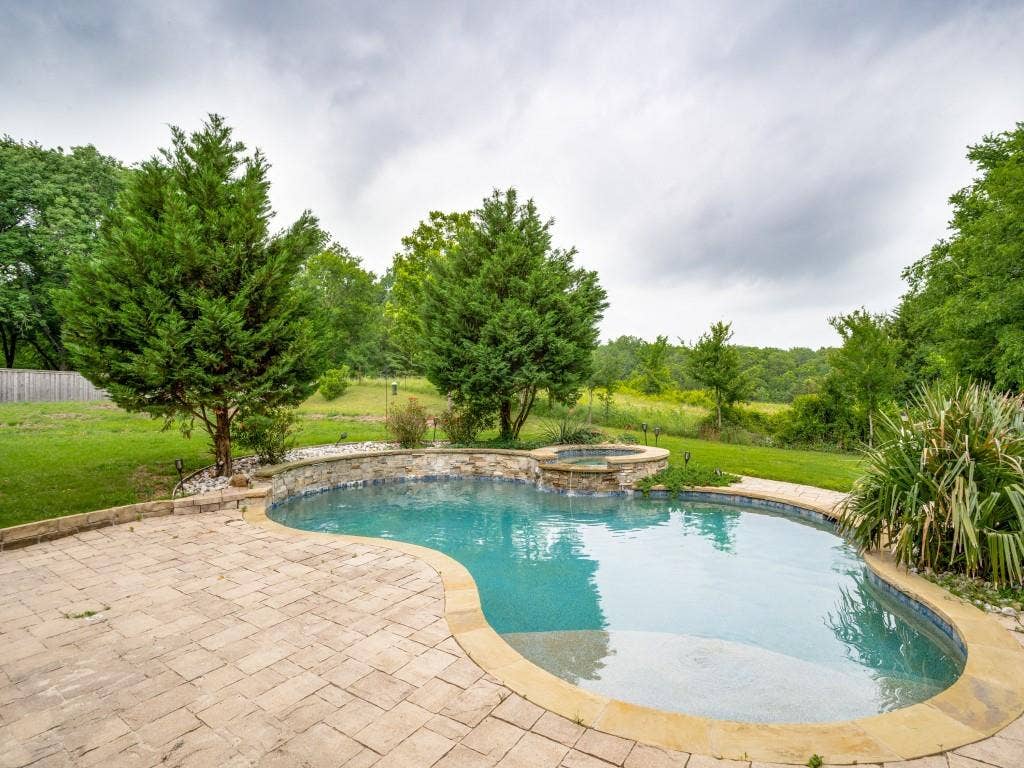 207 River Oaks, Combine, TX 75159 Breath Taking