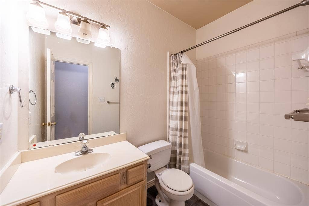 7836 Armor Lane, Frisco, TX 75035 7836 Armor Lane, Frisco, TX 75035