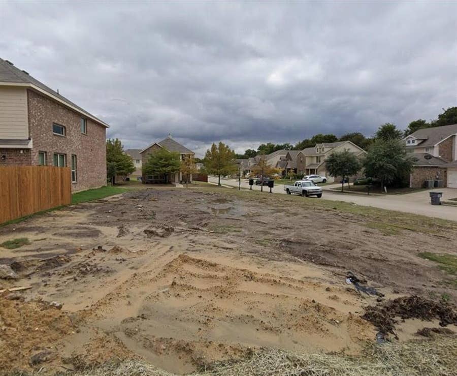 Property photo for 1948 Parkside Mews, Lancaster, TX