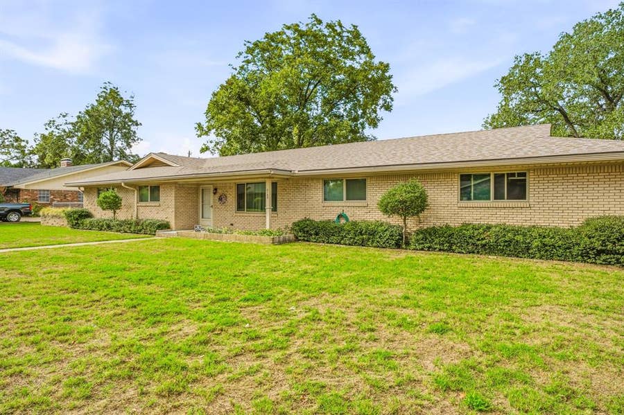 Property photo for 2190 N Woodland Street, Stephenville, TX