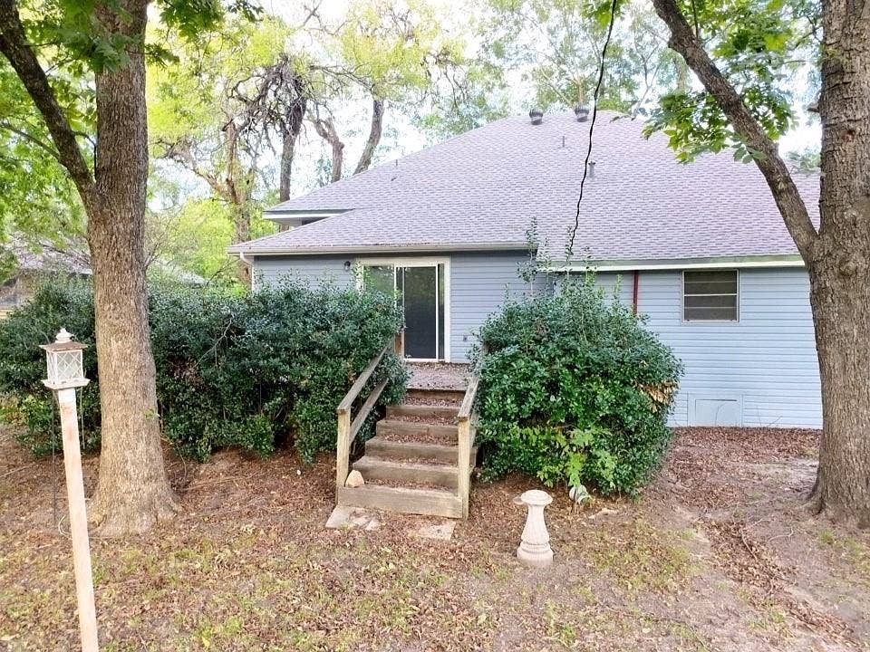 532 S Santa Fe Street, Wolfe City, TX 75496 532 S Santa Fe Street, Wolfe City, TX 75496