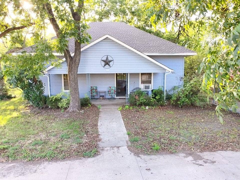 532 S Santa Fe Street, Wolfe City, TX 75496 532 S Santa Fe Street, Wolfe City, TX 75496