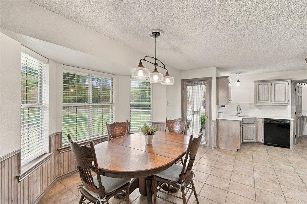 819 Nokomis Circle, Lancaster, TX 75146 819 Nokomis Circle, Lancaster, TX 75146