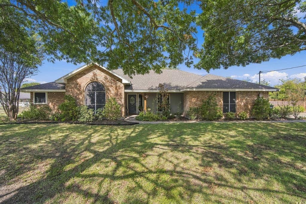 819 Nokomis Circle, Lancaster, TX 75146 819 Nokomis Circle, Lancaster, TX 75146