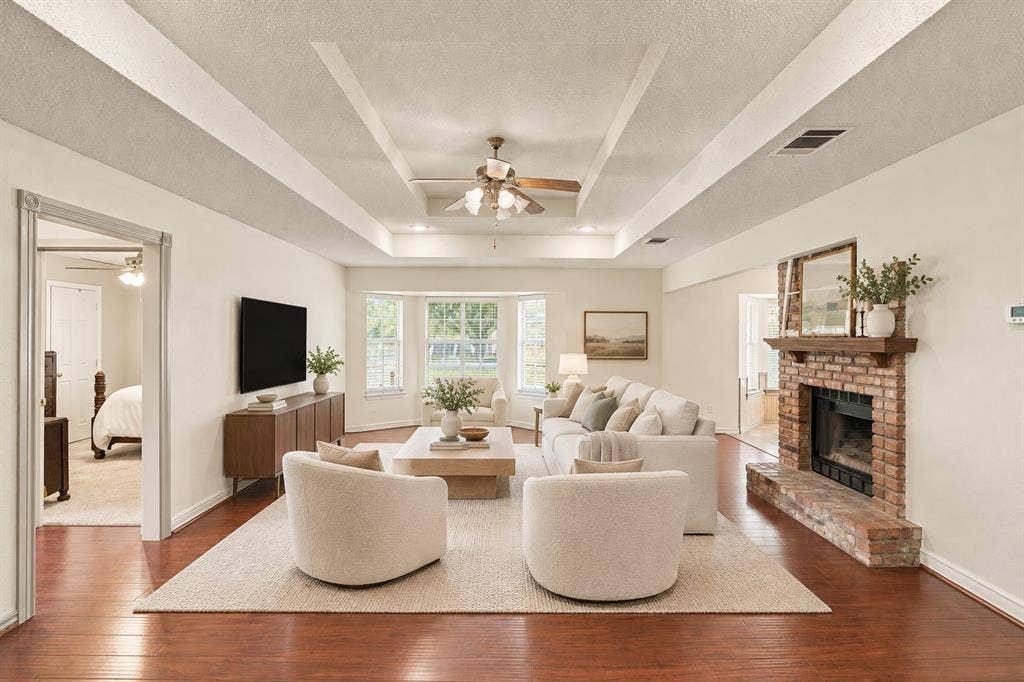 819 Nokomis Circle, Lancaster, TX 75146 Virtually staged furniture