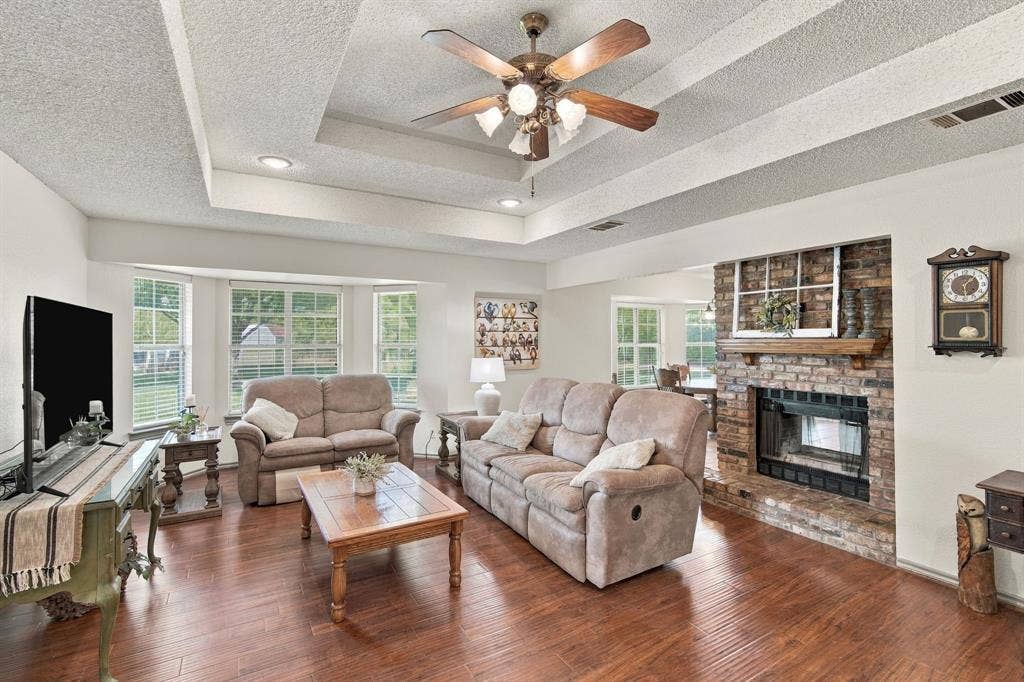 819 Nokomis Circle, Lancaster, TX 75146 819 Nokomis Circle, Lancaster, TX 75146