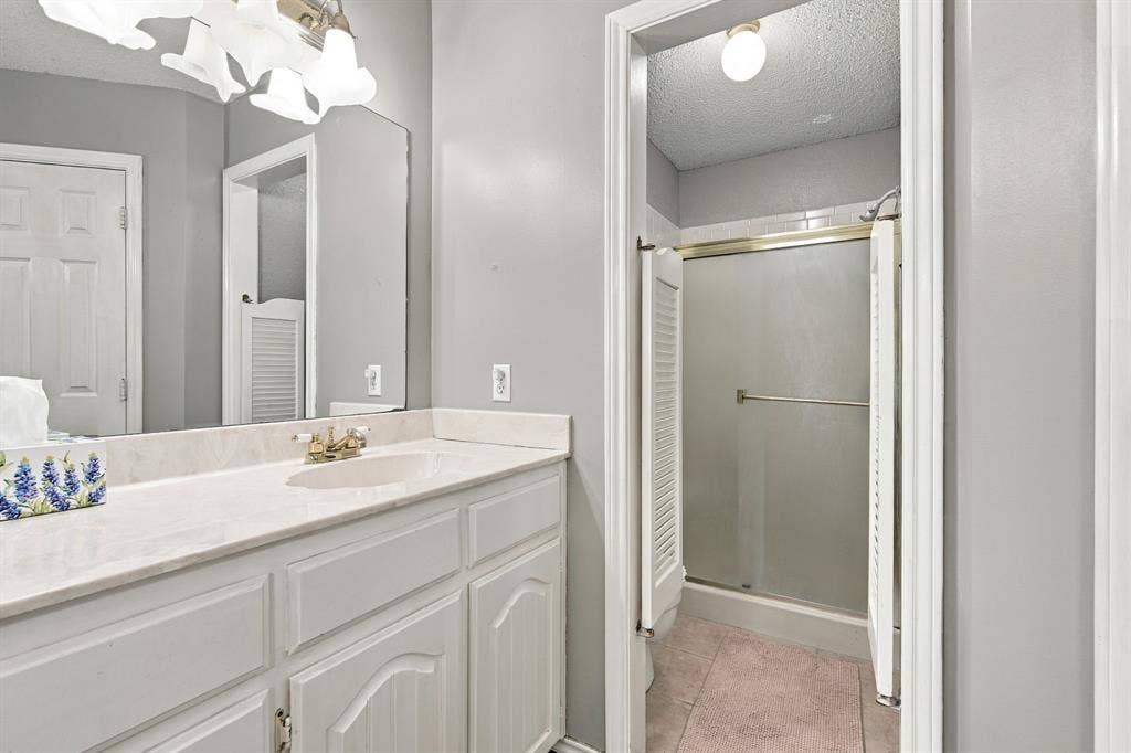 819 Nokomis Circle, Lancaster, TX 75146 819 Nokomis Circle, Lancaster, TX 75146