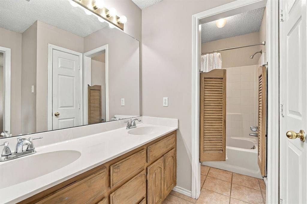 819 Nokomis Circle, Lancaster, TX 75146 819 Nokomis Circle, Lancaster, TX 75146