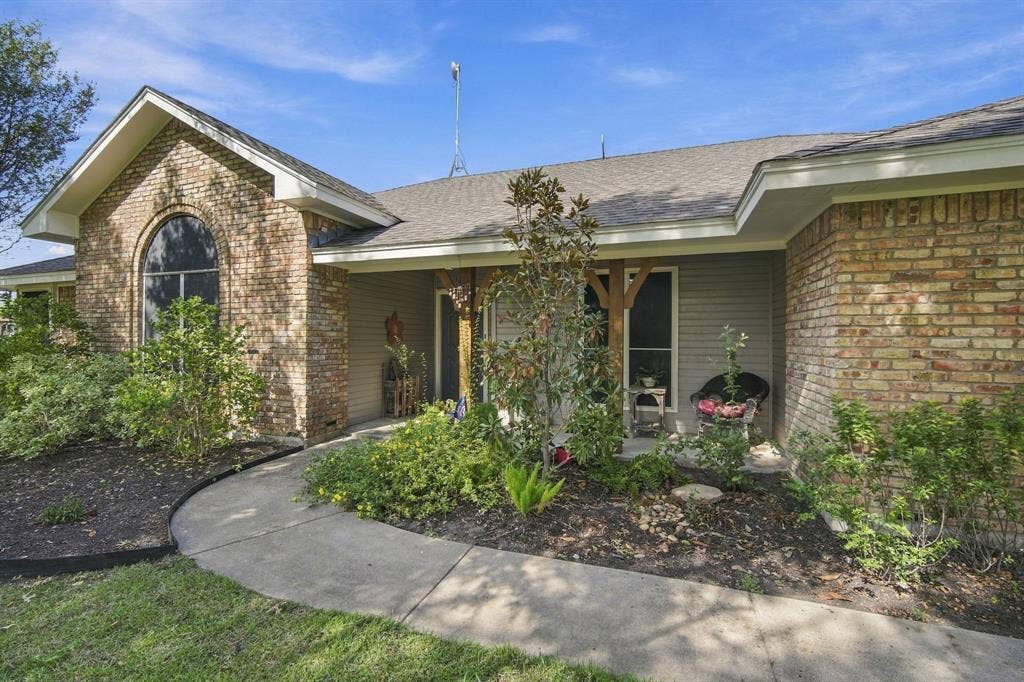 819 Nokomis Circle, Lancaster, TX 75146 819 Nokomis Circle, Lancaster, TX 75146