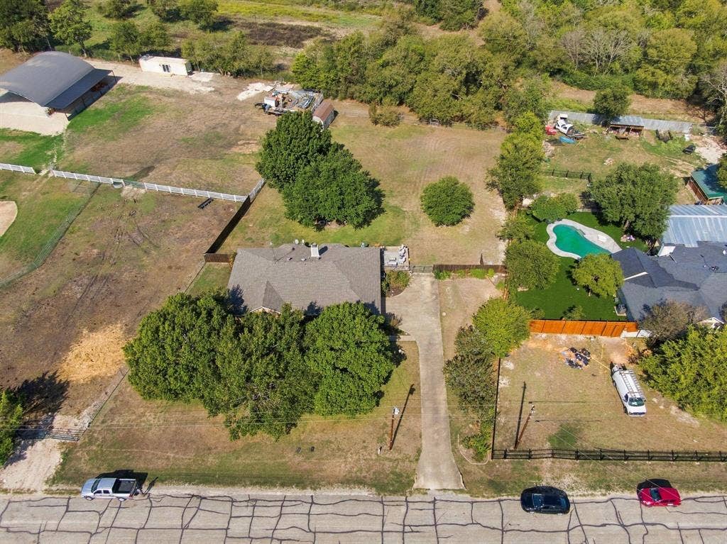 819 Nokomis Circle, Lancaster, TX 75146 819 Nokomis Circle, Lancaster, TX 75146