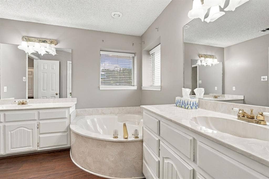 819 Nokomis Circle, Lancaster, TX 75146 819 Nokomis Circle, Lancaster, TX 75146