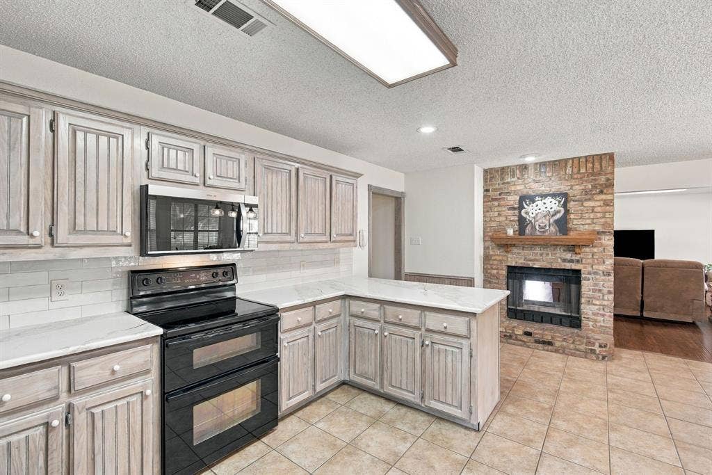 819 Nokomis Circle, Lancaster, TX 75146 819 Nokomis Circle, Lancaster, TX 75146