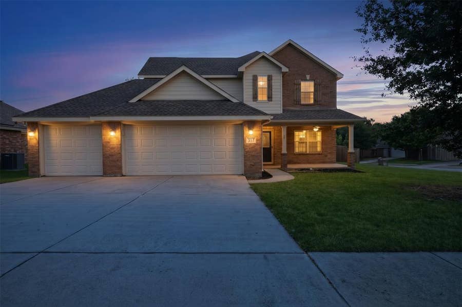 Property photo for 317 Sheridan Road, Oak Point, TX