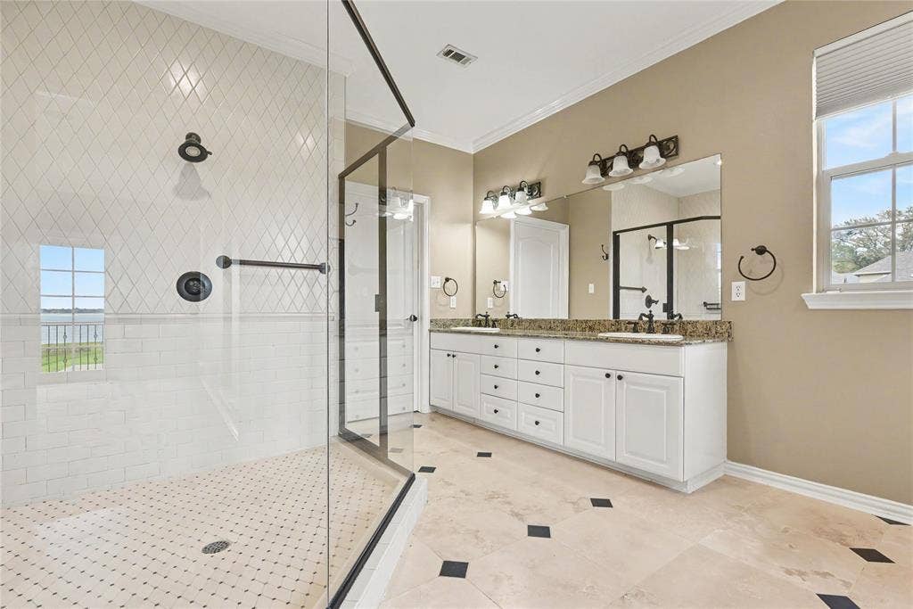 208 Cape Shore Drive, Kemp, TX 75143 Primary Bath