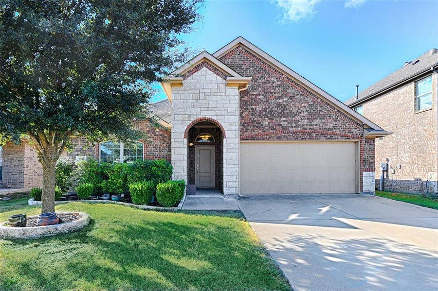 Property photo for 716 Jamestown Lane, Fate, TX