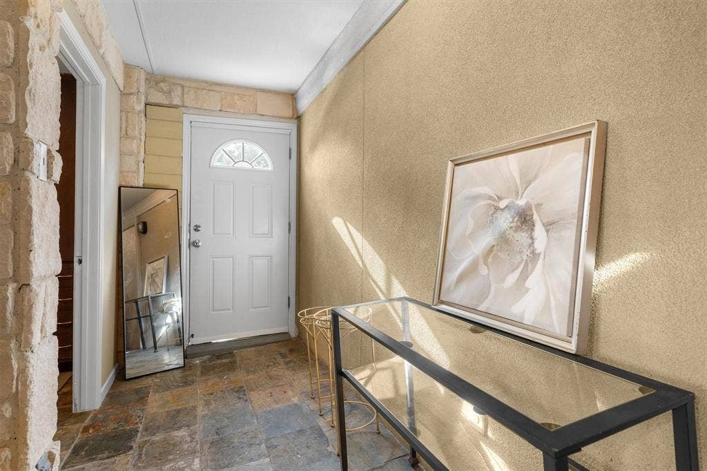 2100 Caddo Street, Dallas, TX 75204