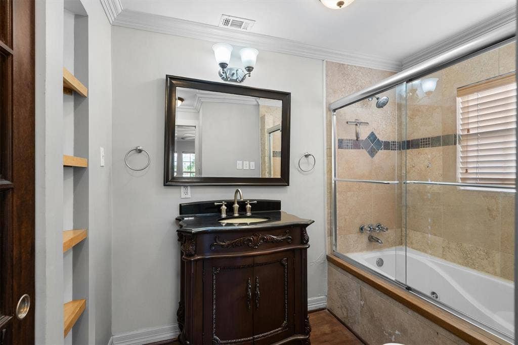 2100 Caddo Street, Dallas, TX 75204