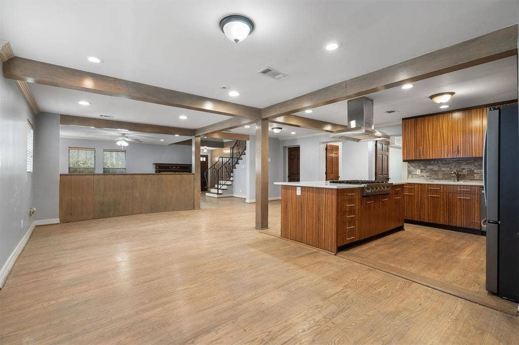 2100 Caddo Street, Dallas, TX 75204