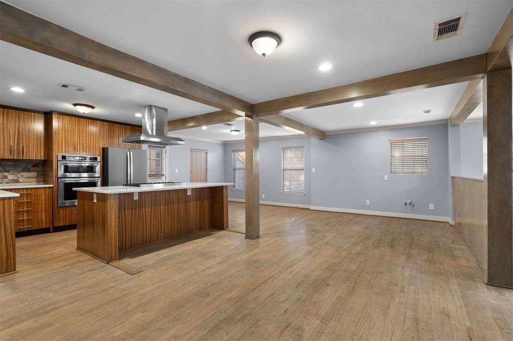 2100 Caddo Street, Dallas, TX 75204
