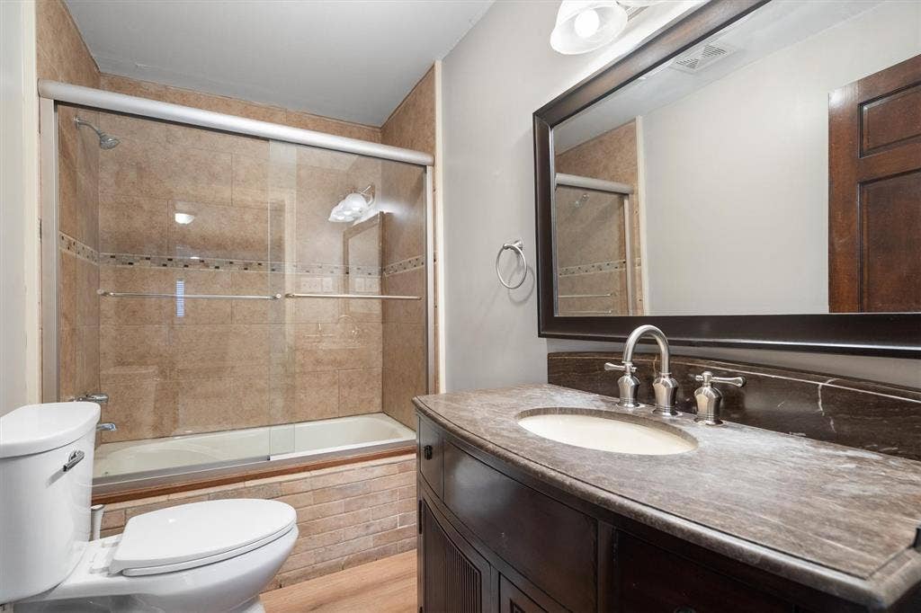 2100 Caddo Street, Dallas, TX 75204