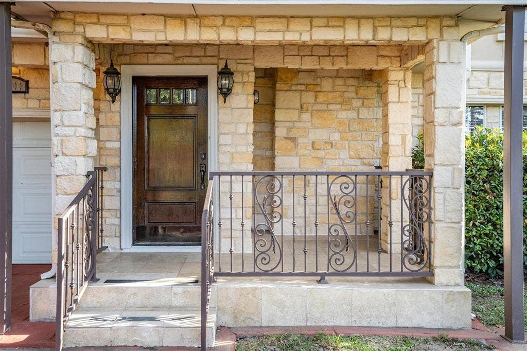 2100 Caddo Street, Dallas, TX 75204
