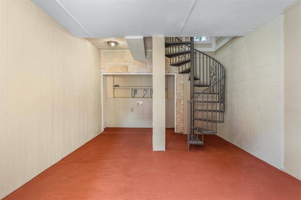 2100 Caddo Street, Dallas, TX 75204