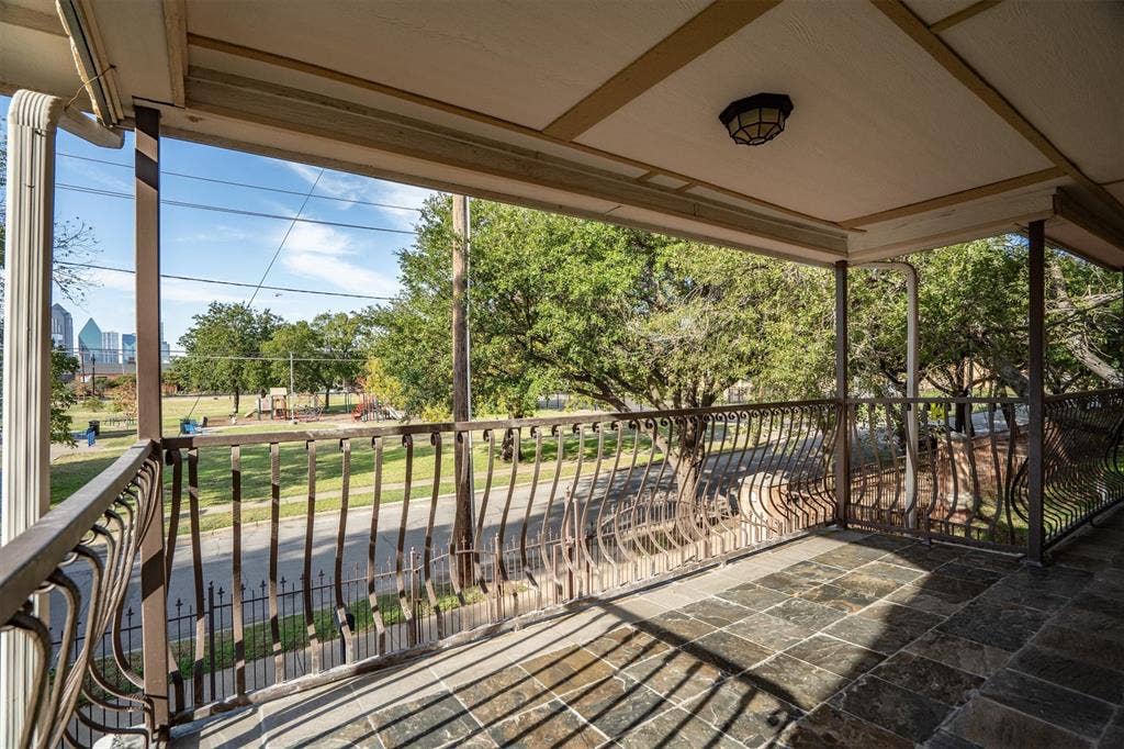 2100 Caddo Street, Dallas, TX 75204