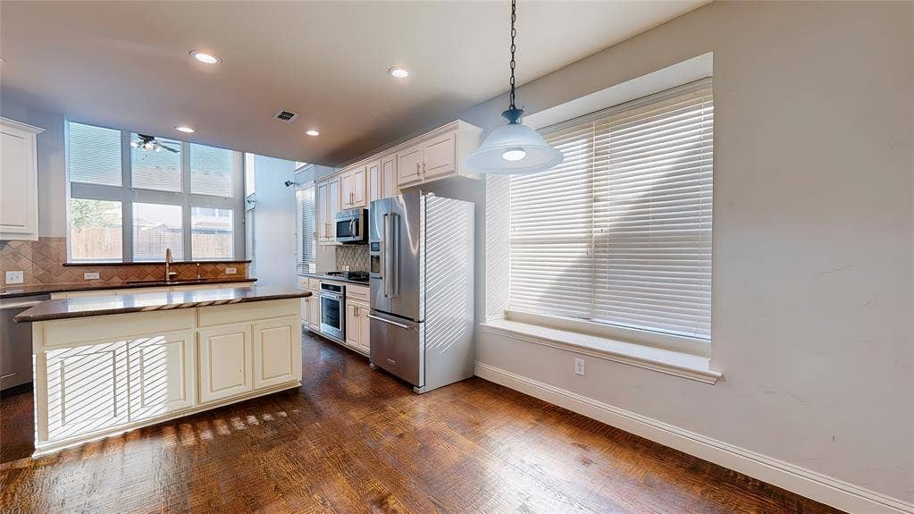 4400 Delaina Drive, Flower Mound, TX 75022 4400 Delaina Drive, Flower Mound, TX 75022