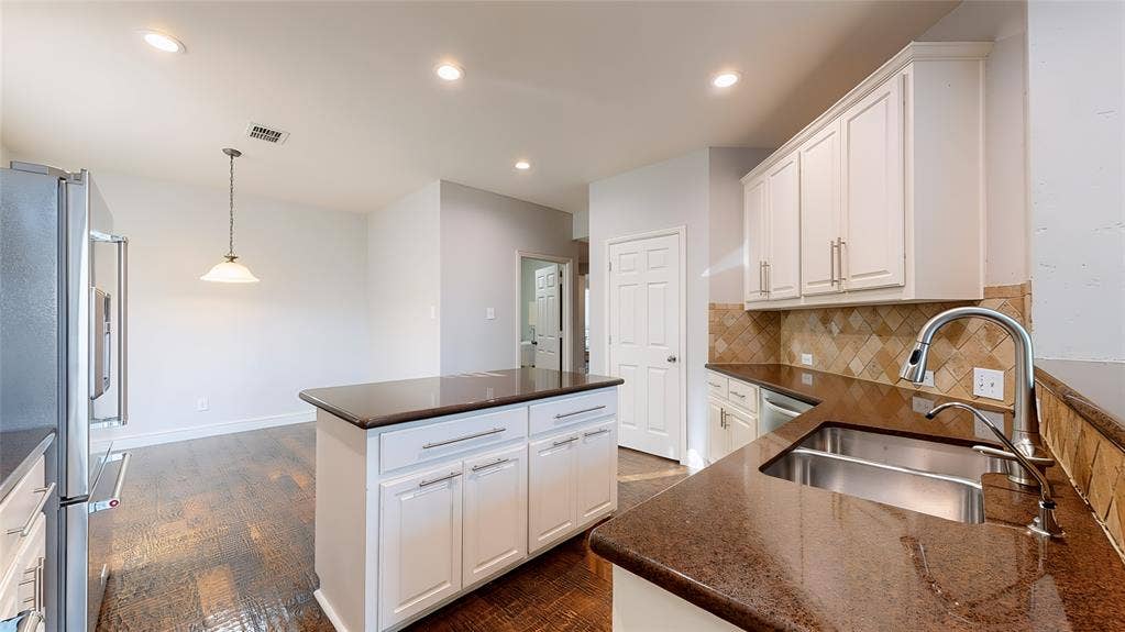 4400 Delaina Drive, Flower Mound, TX 75022 4400 Delaina Drive, Flower Mound, TX 75022