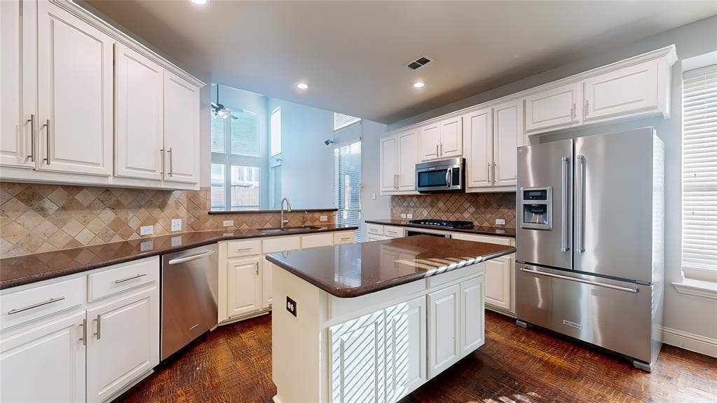 4400 Delaina Drive, Flower Mound, TX 75022 4400 Delaina Drive, Flower Mound, TX 75022