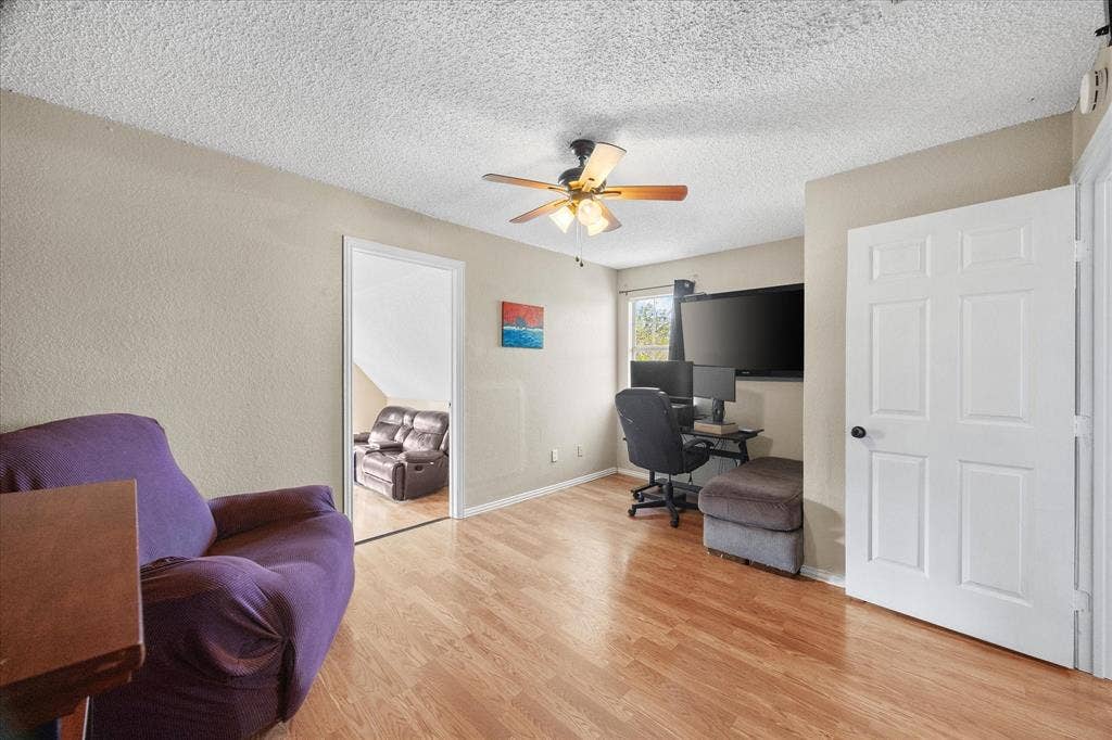 9 Amanda Lane, Rockwall, TX 75032 being used as an office area