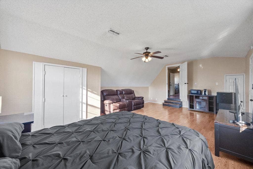 9 Amanda Lane, Rockwall, TX 75032 All purpose room / 4th bedroom with separate access from outside.